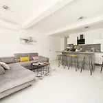 Iris Apartment