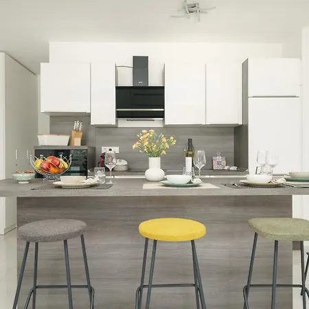 Iris Apartment