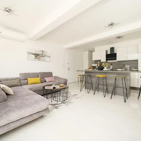 Iris Apartmán