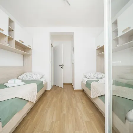 Iris Apartment Brodarica (Sibenik-Knin)
