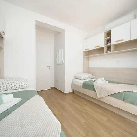 Iris Apartment Brodarica (Sibenik-Knin)