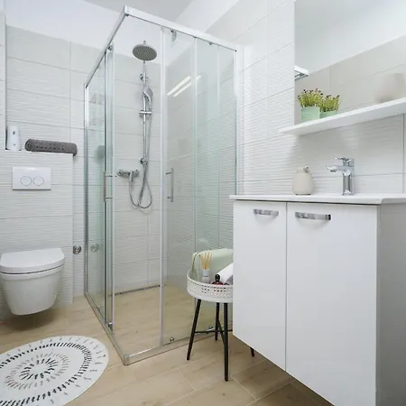 Iris Apartment